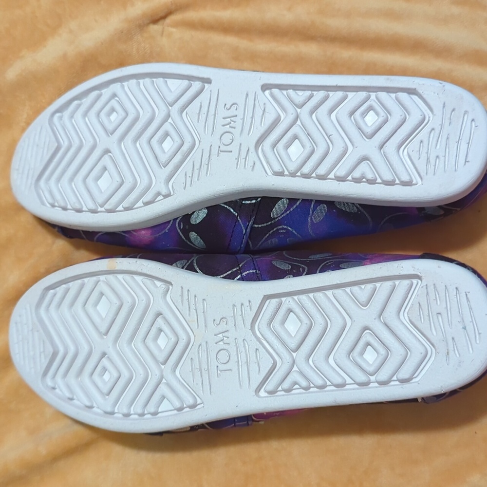 Toms - Picture 6 of 8